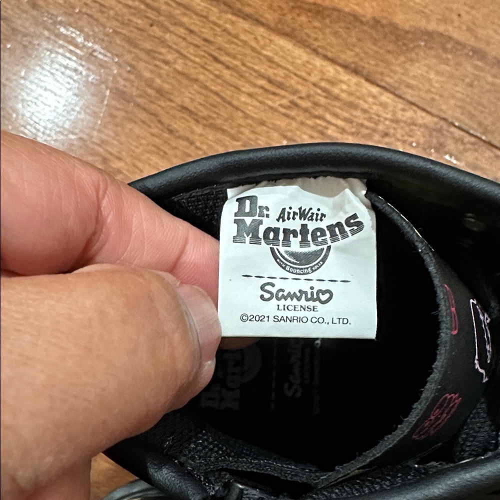 Dr. Martens x Hello Kitty 1460 Junior black boots size 2 - Picture 2 of 9